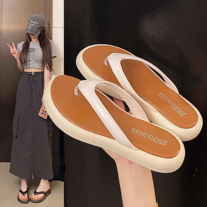 Korean Version of Thick-soled Flip-flops for Women To Wear In the Summer of 2025, New Pinch Sandals, Internet Celebrity Vacation Beach Shoes
