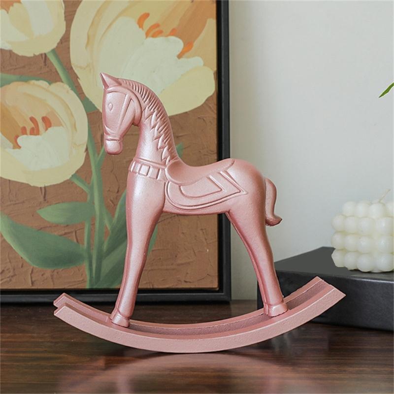 Holz Rosa Schaukelpferd Miniaturfigur Kinderzimmer Dekoration Handgefertigt Europäische Stile Wohnakzent Für Kinderzimmer Geschenk