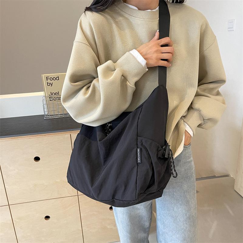 New Large-capacity Korean Version, Lazy Style Fashion Shoulder Bag, Casual Commuting, Simple and Versatile, Light and Trendy Messenger Bag