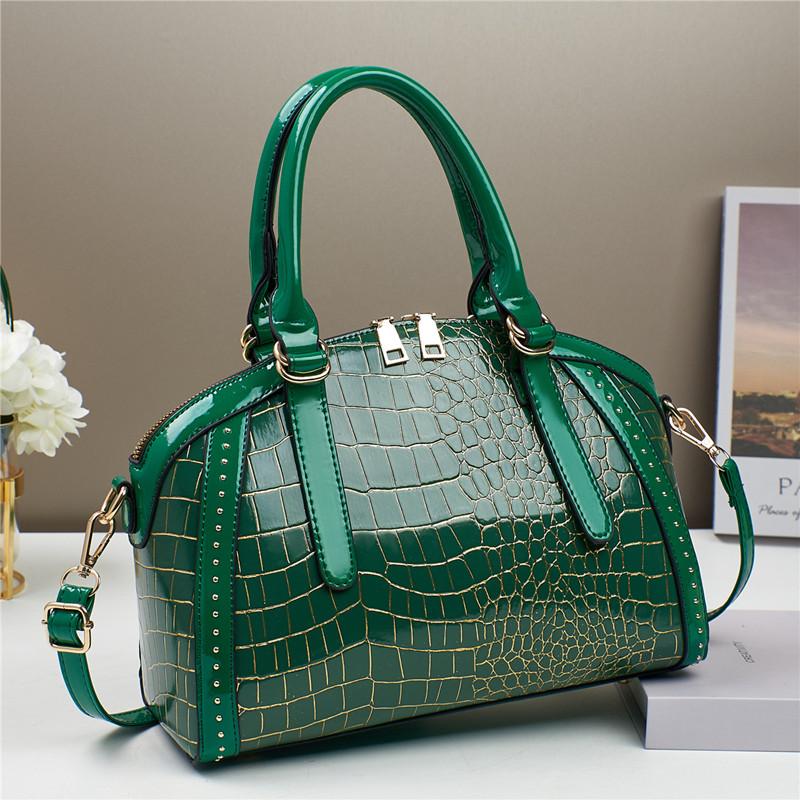 2025 Luxury Designer Women Alligator Pattern Handbags High End Golden Lines Large Capacity Crossbody Bag New Fashion Tote Bag