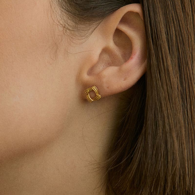 

MCCOII 14k classic square earring white gold unplated