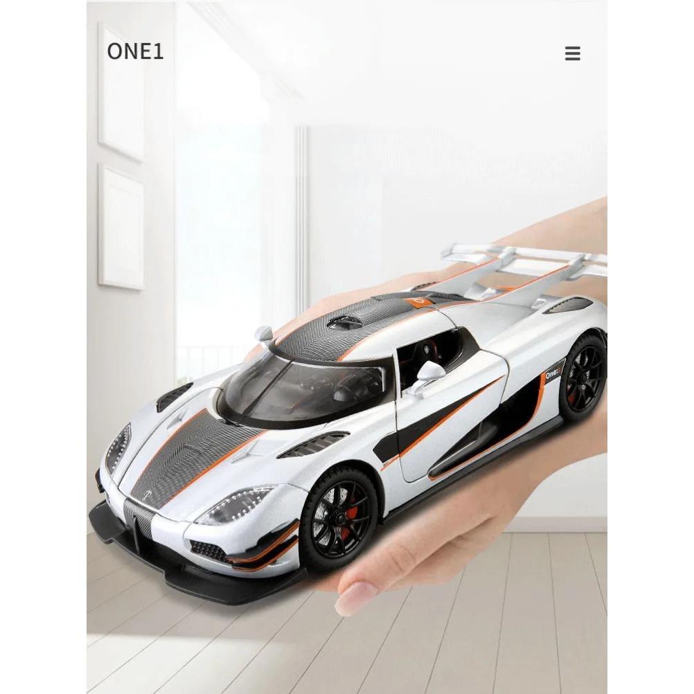 1/24 Model sportovního auta Koenigsegg ONE Alloy Diecast Supercar Hračka dvířka se dají otevírat zatahovací zpět Dekorativní kolekce Dárky k narozeninám pro chlapce