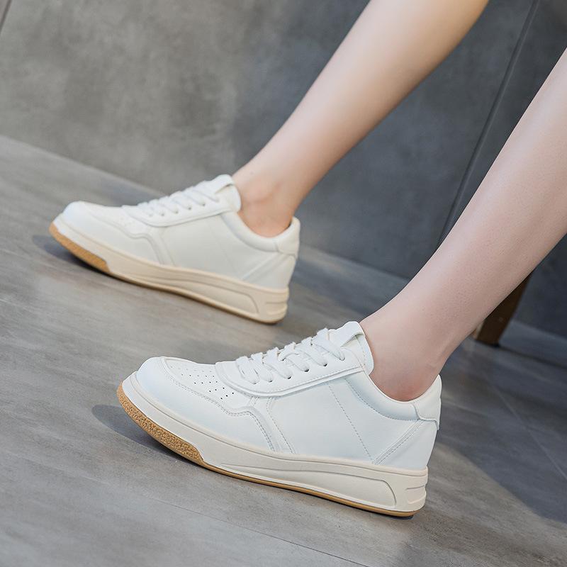 Leder Dicksohlen Erhöhung Kleine weiße Schuhe Damen Rundkopf Sportschuhe Neu Herbst Vielseitige Freizeit Board Schuhe