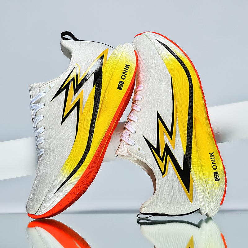 High-quality marathon carbon board running shoes fly-woven breathable sports shoes middle school students racing body test running shoes shock ab