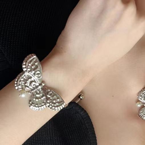 Dazzling Rhinestone Cross Bracelet For Women With Elegant Design And Quality High