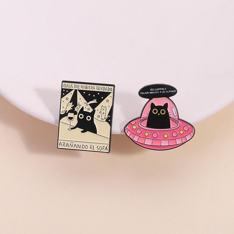 Cartoon Alien Creatures Enamel Pin Science Fictio Spaceship UFO Green Monster Brooches Lapel Badge Jewelry Gifts For Friends