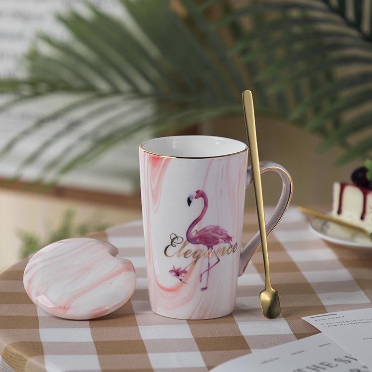 Elegant Marble Pattern Mug with Gold Trim, Spoon Lid, and Custom Logo - Ideal for Coffee or as a Souvenir Gift.
