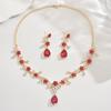 Europäisches Leicht-Luxus Kristallblumen-Halsketten- & Ohrring-Set - Eleganter Schmuck für Bankette, Partys & Bräute.