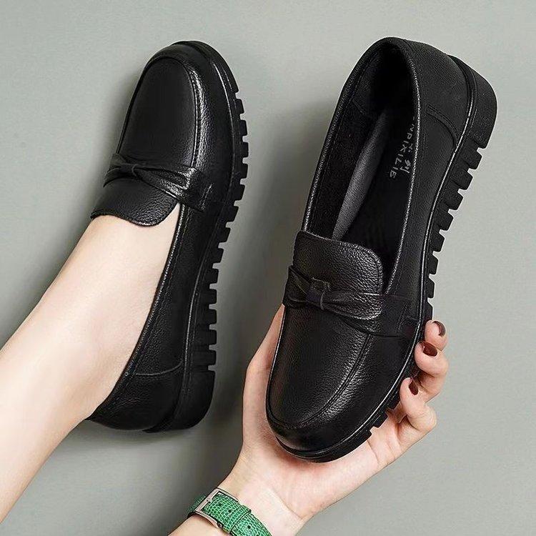 Loafers Women's One-pedal Single Shoes 2025 Spring Round Head Flat-soled Leather Shoes Soft Leather Non-slip Soft-soled Mother Shoes