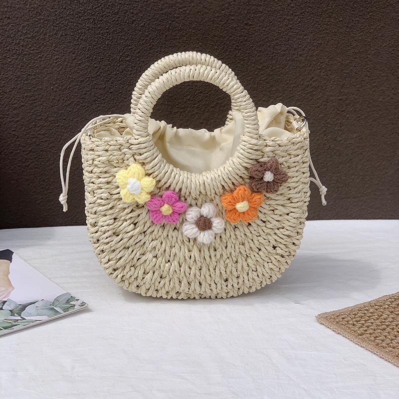 Summer woven bag women's niche design semi-round straw woven bag leisure vacation wind beach bag women's portable messenger bag