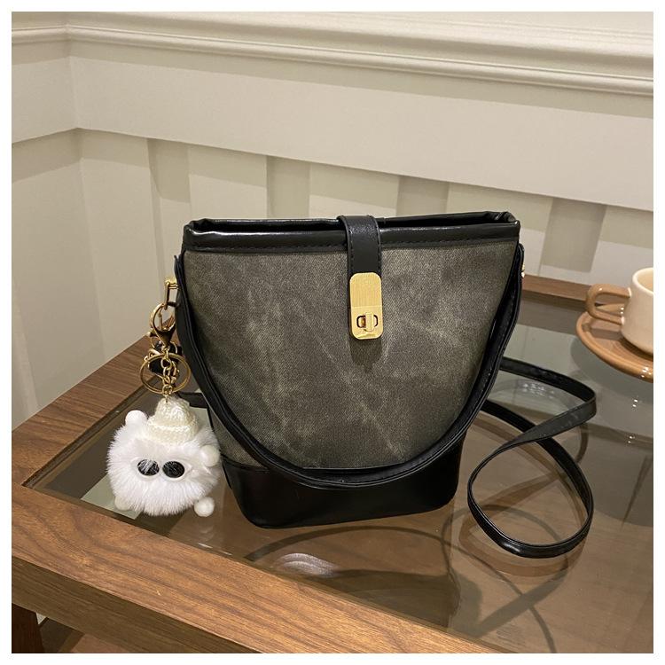 Fashion Autumn and Winter Lock Casual New Trend Large Capacity Retro Color Matching Crossbody Portable Bucket Bag Female