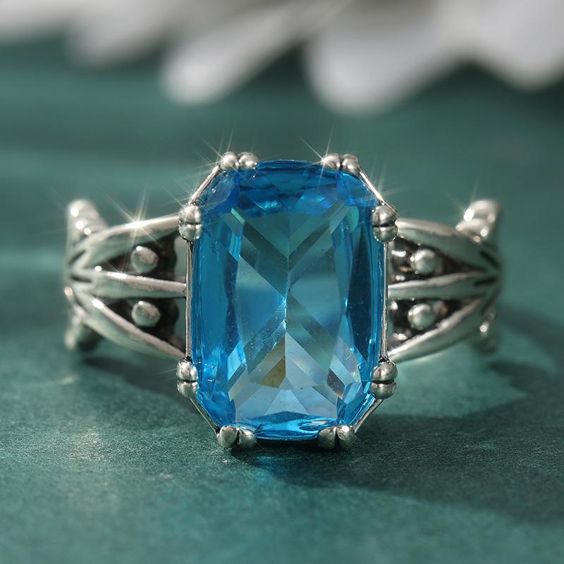 Luxury Charm Vintage Rectangle Blue Synthetic Zirconia Wedding Ring for Women Elegant Classic Banquet Silvery Jewelry Accessory