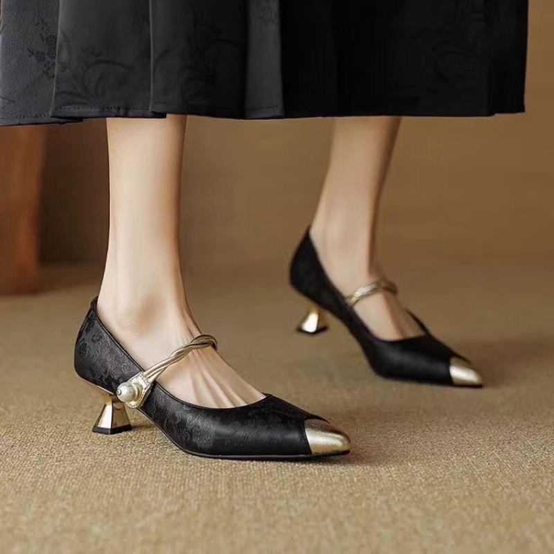 Fashion Solid Med Heel Sandals for Women New Hot Sale Summer One-line Buckle Ladies Shoes Baotou Thin Heels Women's Sandals