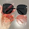 New Metal Opening Large Square Frame Sunglasses for Women, Retro Hot Girl Glasses, and Openwork Heart-shaped Sunglasses