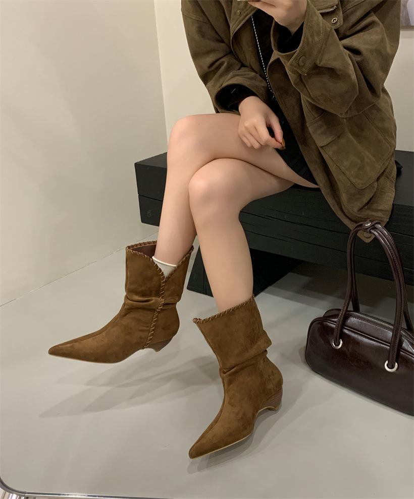 

2025 новый нишевый дизайн плиссированные ботинки с напуском женские на низком каблуке остроносые короткие ботинки женские ковбойские сапоги 39 светло-коричневого