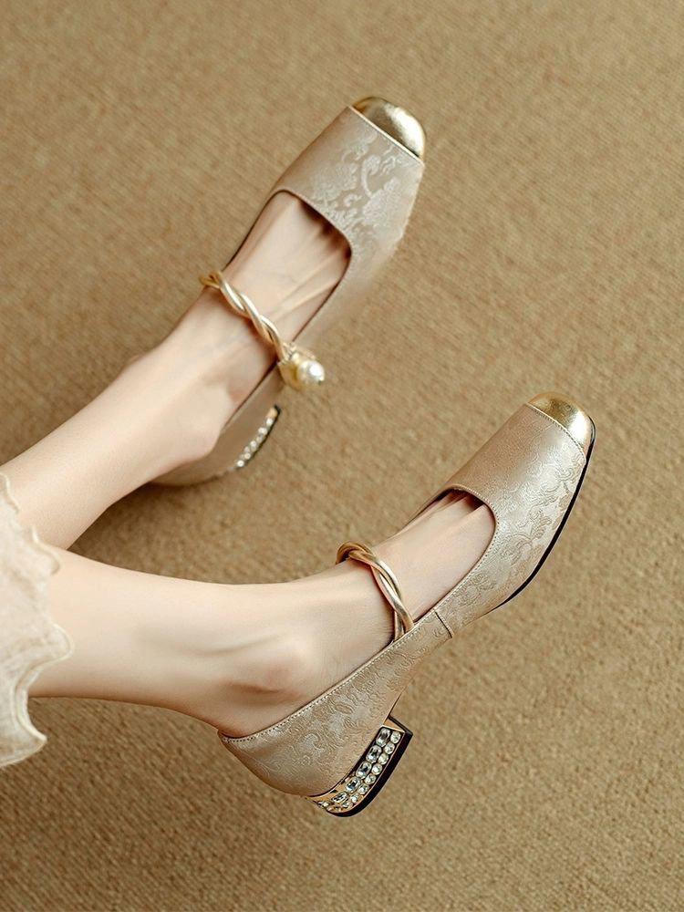 Guofeng Spring 2025 Retro French Low-Cut Mary Janes: Lightweight & Versatile.