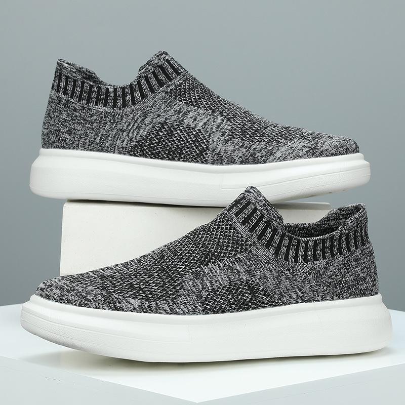 

Men s shoes large size summer new casual sports shoes low-top socks mouth fly-woven mesh breathable running shoes 46 сірий колір