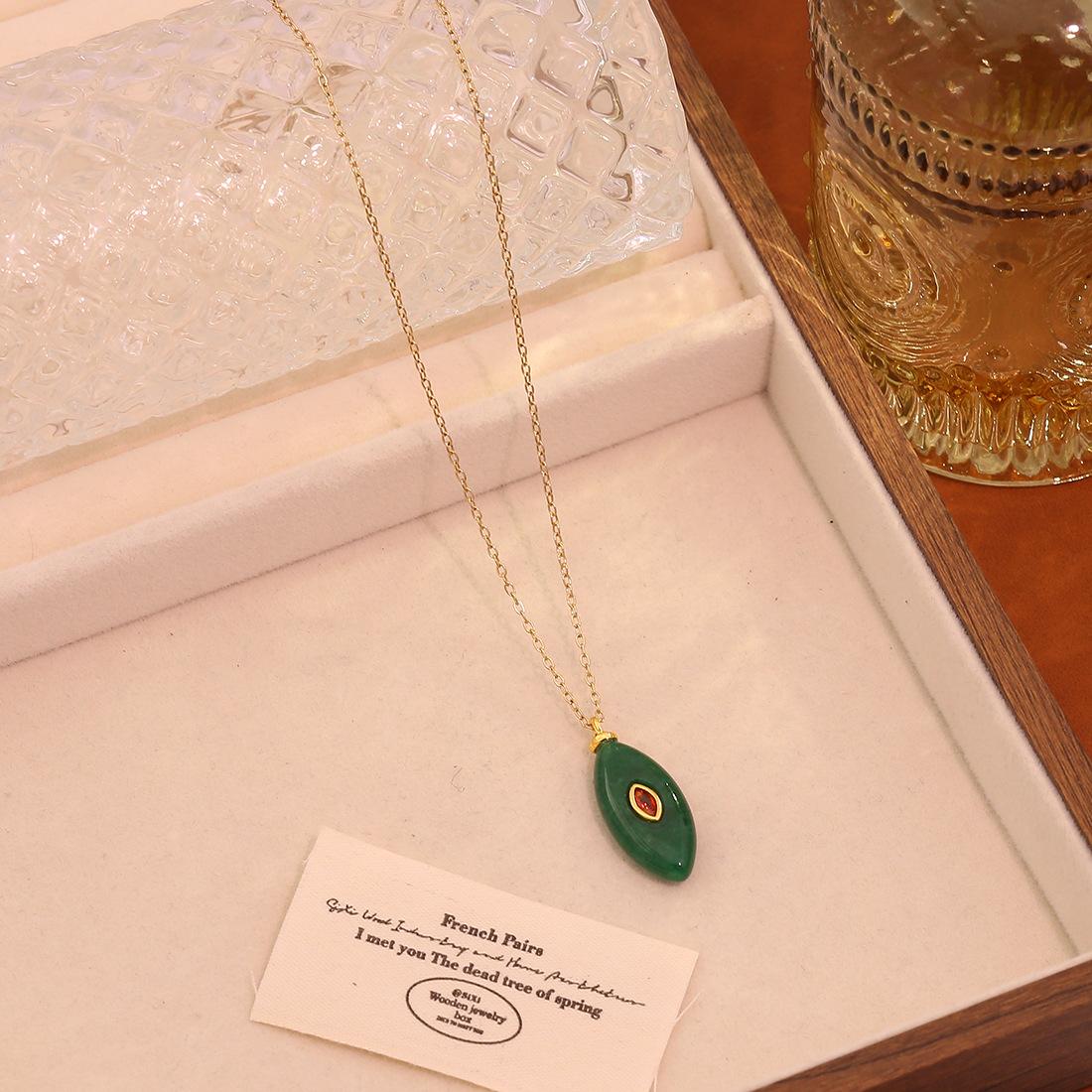 Zircon Inlaid Oval Natural Stone Pendant Necklace, Elegant Stainless Steel Clavicle Chain, Fashionable Neck Jewelry