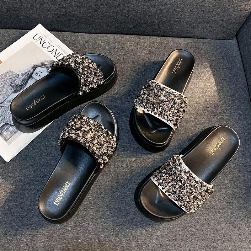 Fashion Thick Soled Classic Slippers with a Sense of Luxury 2024 New Women's Rhinestone Beaded Summer Fashion Sandals for External Wear