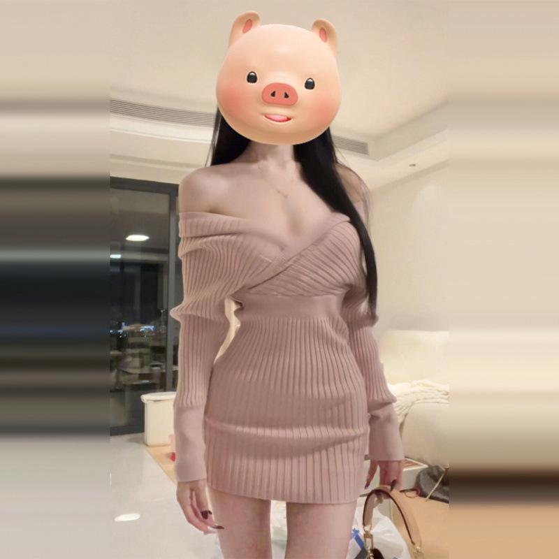

Pink Slim-Fit V-Neck Knit Dress - Korean Style Short Bodycon for Autumn/Winter Extra Large розовый