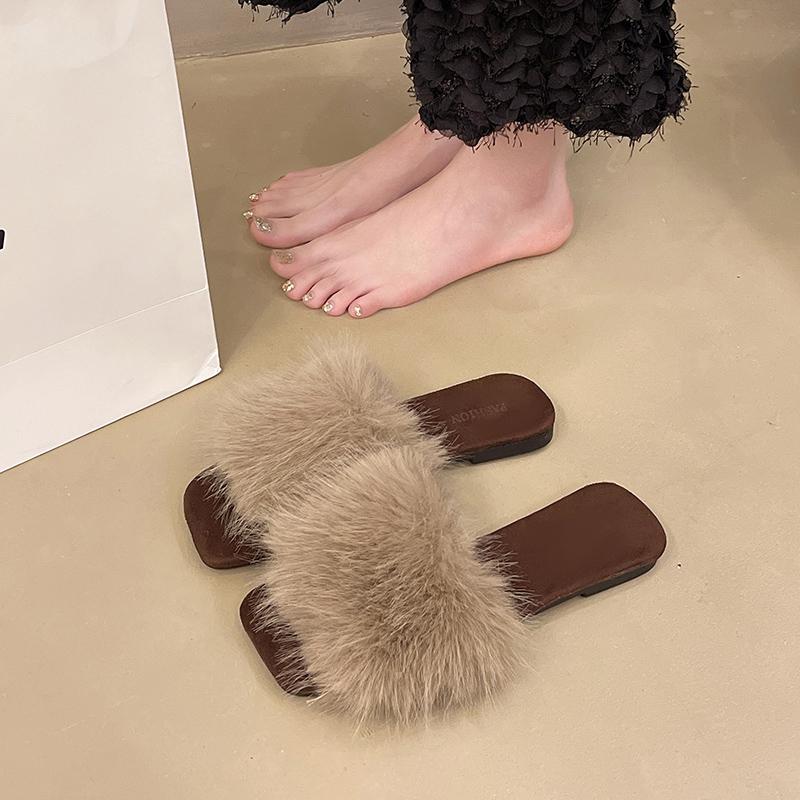 Fashion Shoes Woman 2025 Slippers Casual Low Fur Flip Flops Pantofle Winter Footwear Luxury Plush Flat New Slides Female Shoes Plush Sli
