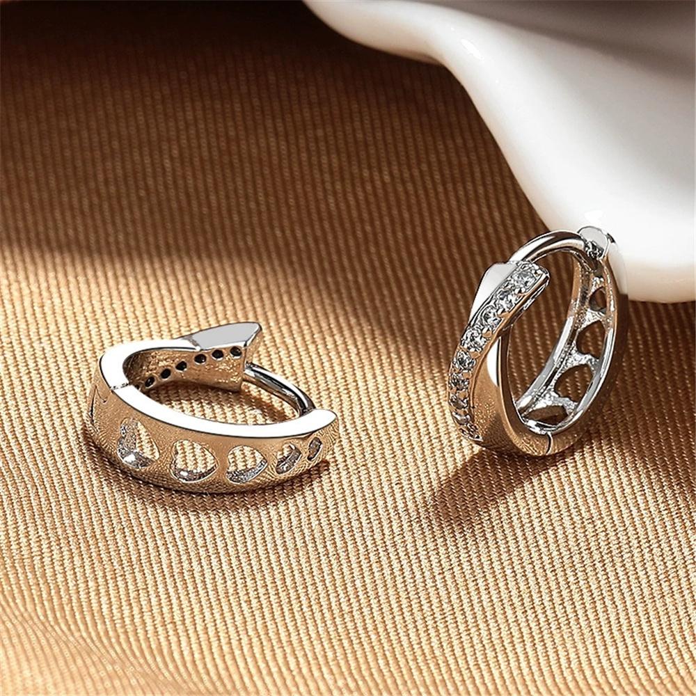 Orecchini a cerchio carini da donna con pietra di zircone rotonda bianca Moda vintage Colore argento Matrimonio Per donne