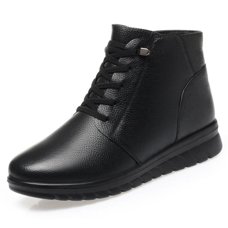 

Winter new leather wool cotton shoes women s flat-bottomed warm cotton boots velvet short boots 35