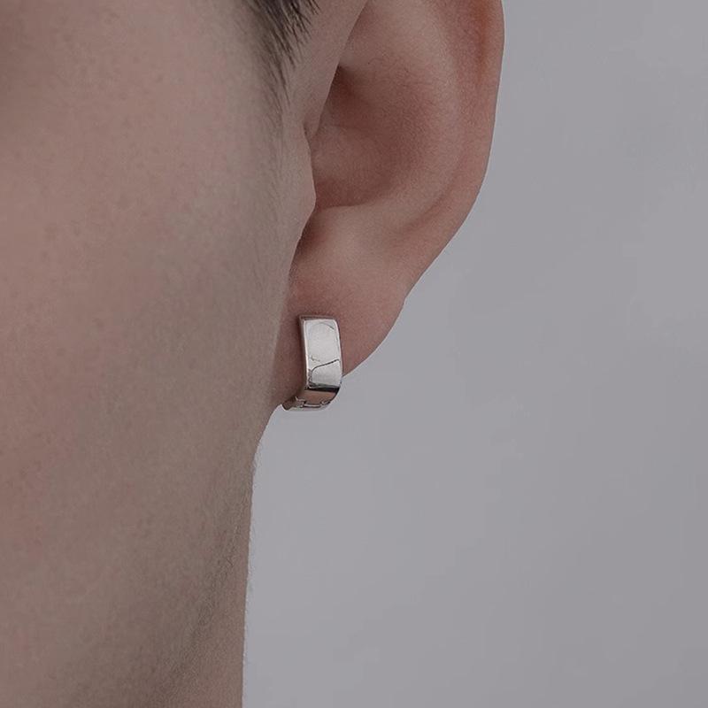 

Минималистичные квадратные серьги-каффы высокого класса: Универсальный, Холодный Стиль для Мужчин с Нишевым Дизайном.