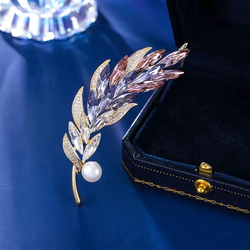 

Элегантная брошь-животное со стразами: Дизайн цветов высокого класса для женских пальто и аксессуаров