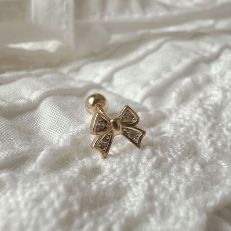 Youngglow 14k Merry Ribbon Cubic Piercing