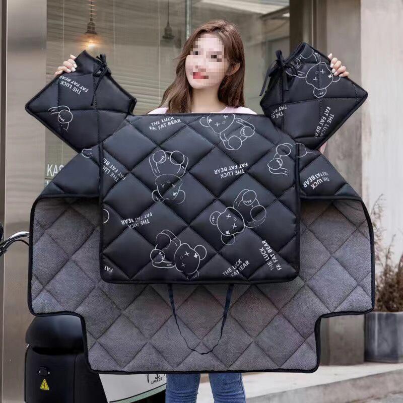 Extra Large Fleece-lined Electric Car Windshield Quilt - Winter Cold and Wind Protection, Waterproof, Black Little Bear Design
