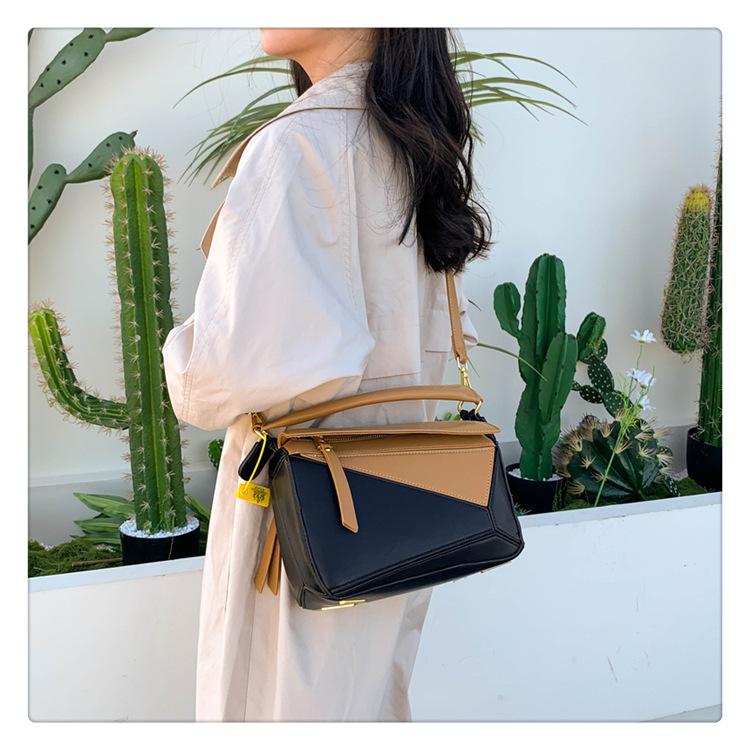 Портативная сумка через плечо с узором личи — фото 16