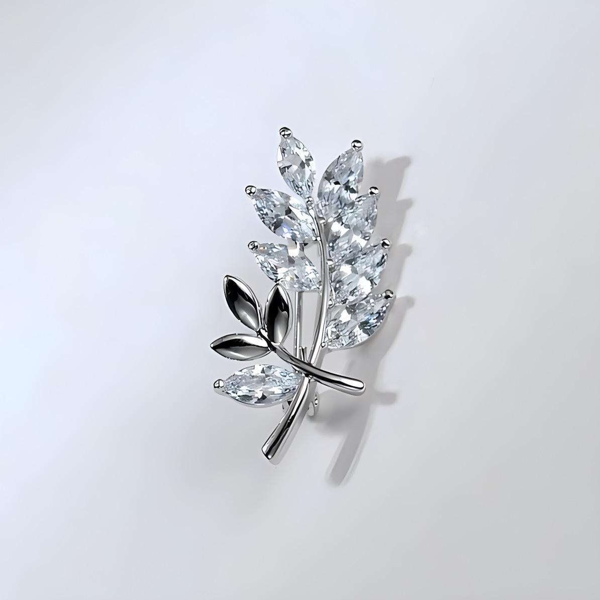

Высококлассная женская изящная брошь в виде кристального листа с застежкой для декольте против скольжения серебряный