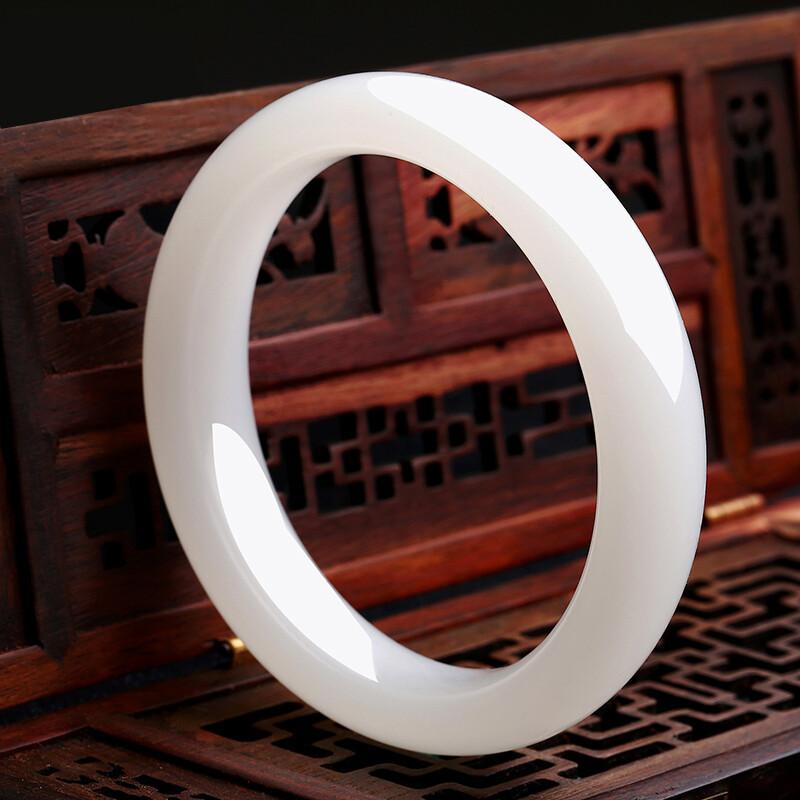 

Браслет из натурального нефрита. Модный и простой женский браслет из нефрита. 64mm