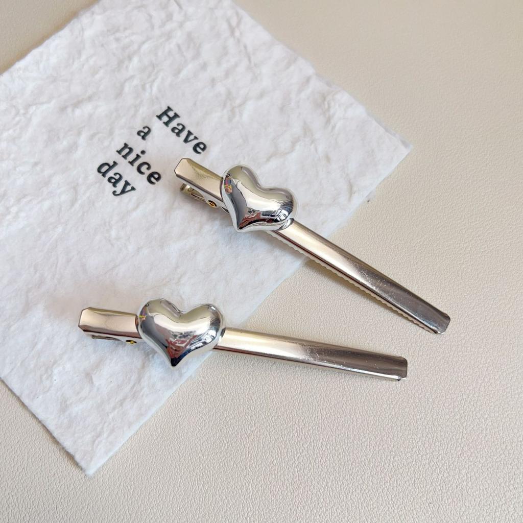 Exquisite Minimalist Heart-shaped Hair Clip