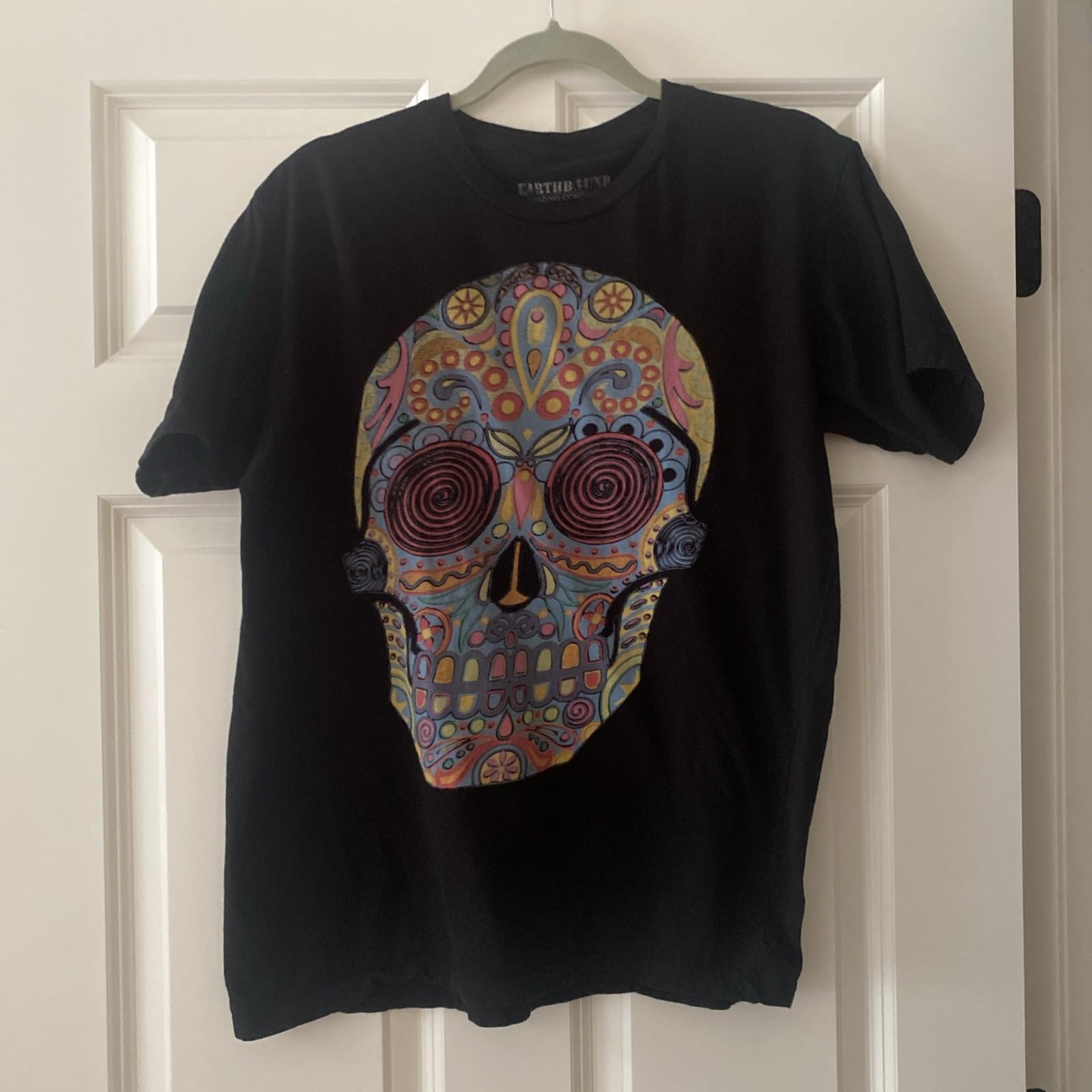 Earthbound Trading Company Unisex Skull Graphic Black Tshirt Size Large S разноцветный