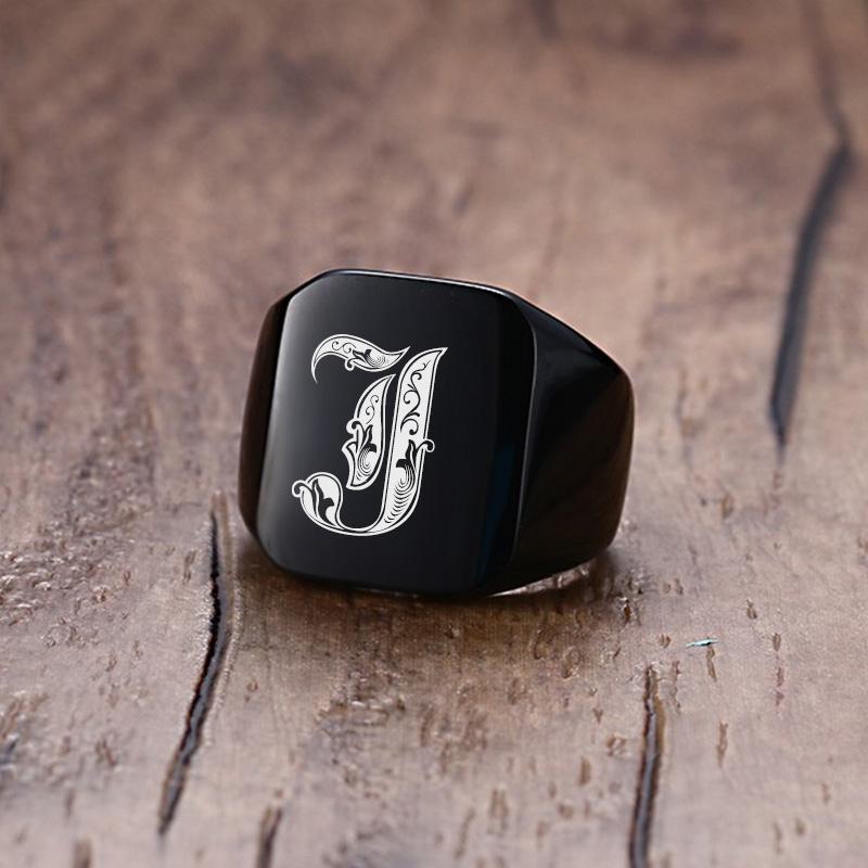 Vnox 18mm klobiger Siegelring für Männer schwarzer Edelstahl mit eingraviertem Royal Initialen-Buchstaben-Anfangsstempelring individueller Schmuck