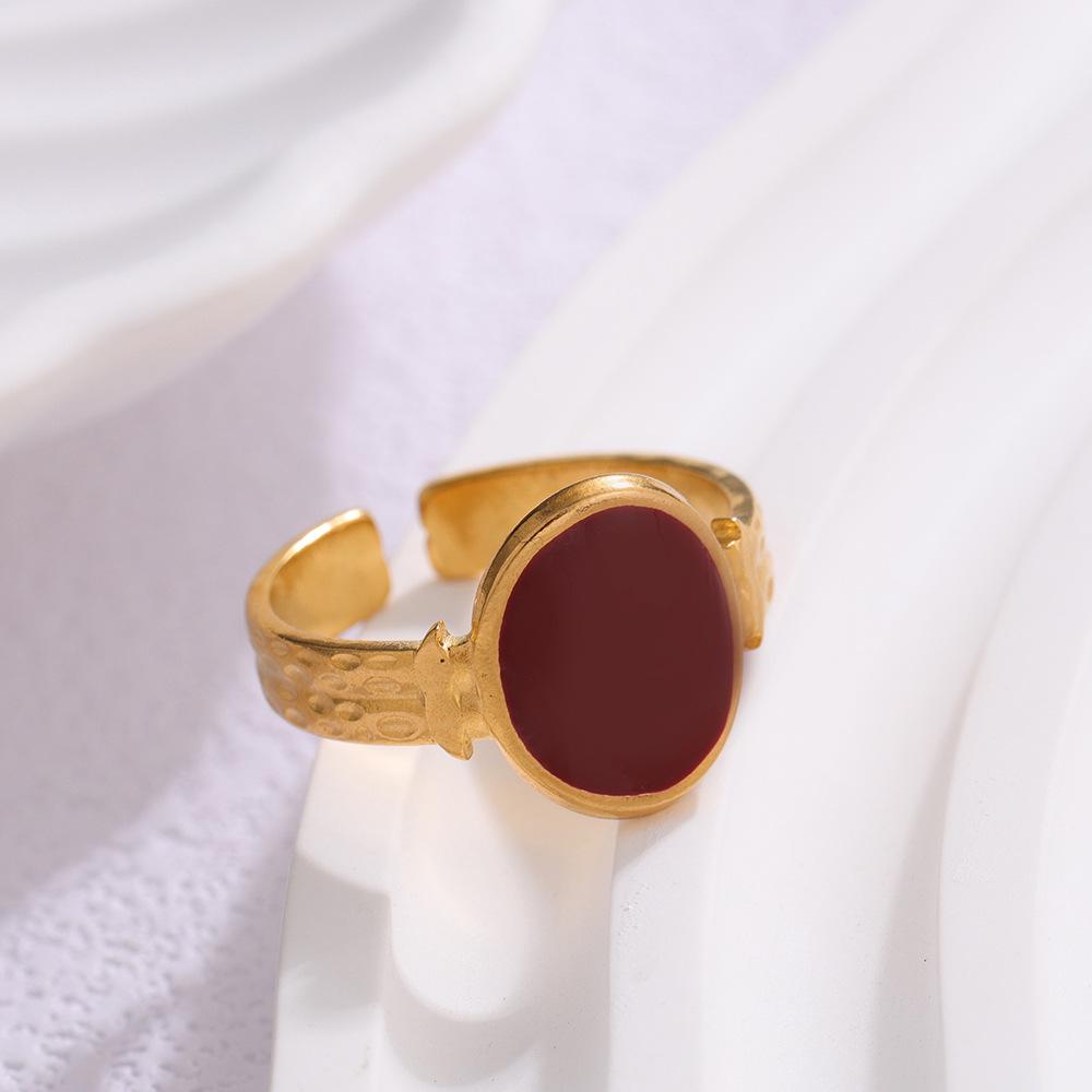 Oval Gold-Plated Titanium Steel Women's Ring – Non-Fading, Light Luxury, High-End Design