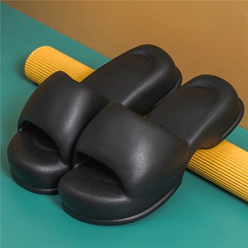 Fashion Summer Women Thick Sole Slippers Outdoor Casual Eva Platform Slippers Bathroom Anti-Slip Soft Sandals Fashion Ladies Cloud Shoes