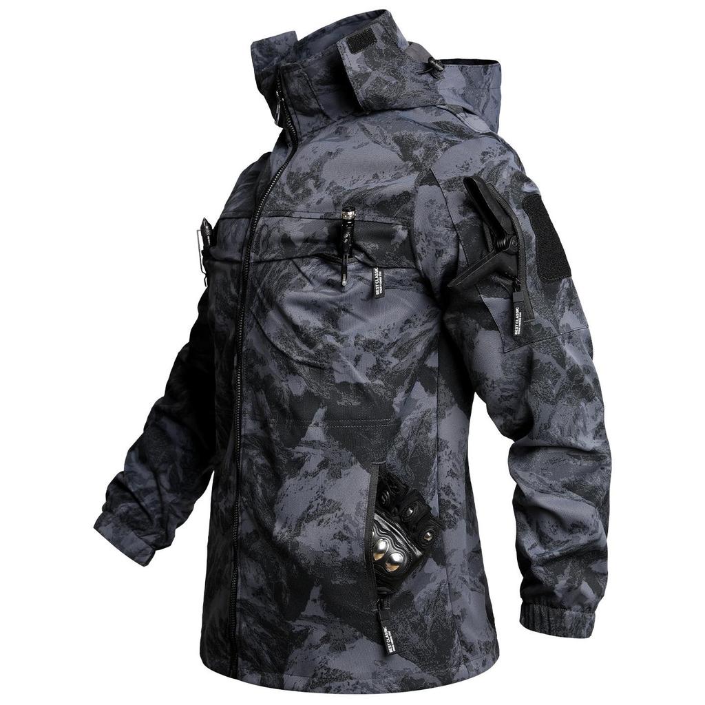Men's Breathable Camouflage Suit Set: Durable Workwear and Tactical Jacket for Spring and Autumn.