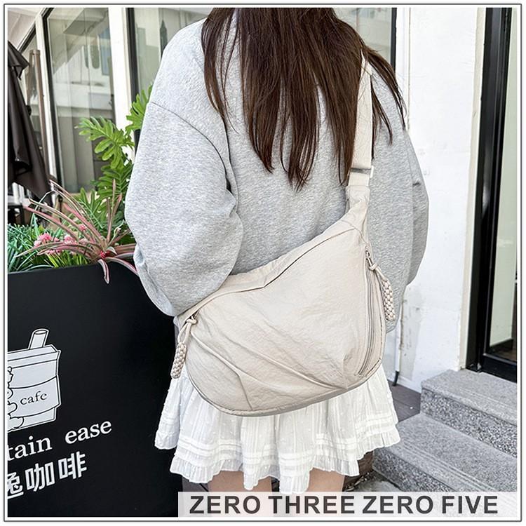 Nylon Womens Shoulder Bag With Zipper Closure For Daily Use