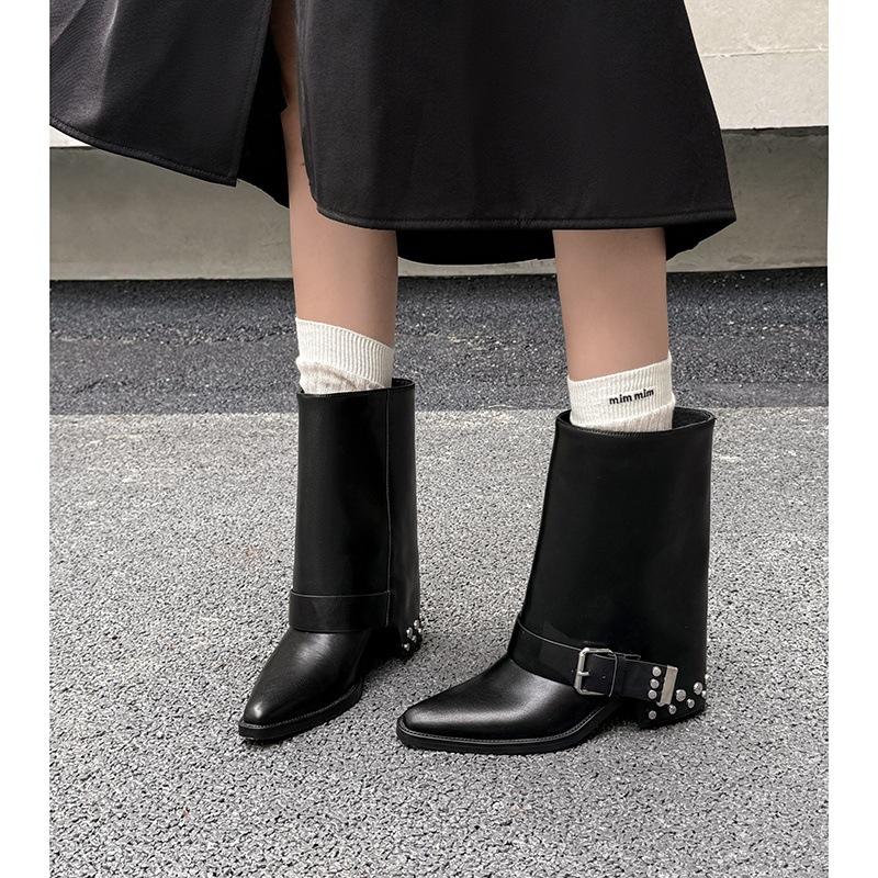 

2025 autumn and winter new wide-pass Chelsea boots British style fashion simple temperament pointed head rivet thick heel small short boots 40