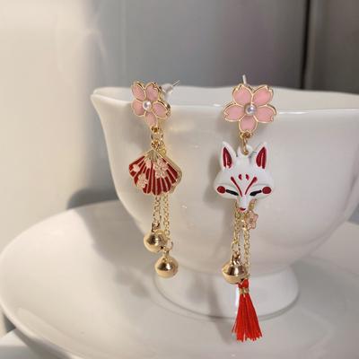 Boucles d'oreilles à tige en forme d'animaux de dessin animé japonais pour femmes, asymétriques, mignonnes, roses, masque de renard Sakura, bijoux de fête pour filles
