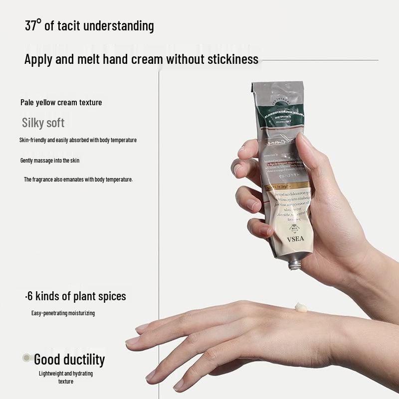 75g Hand Cream for Whitening & Moisturizing, Long-lasting Hydration, Autumn/Winter High-Value Gift Box Souvenir.