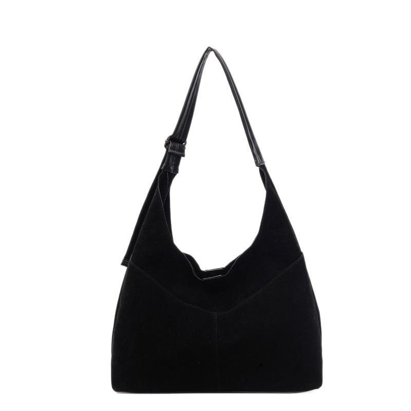 Autumn Maillard large-capacity armpit bag, new suede tote bag, versatile single shoulder commuter tote bag.