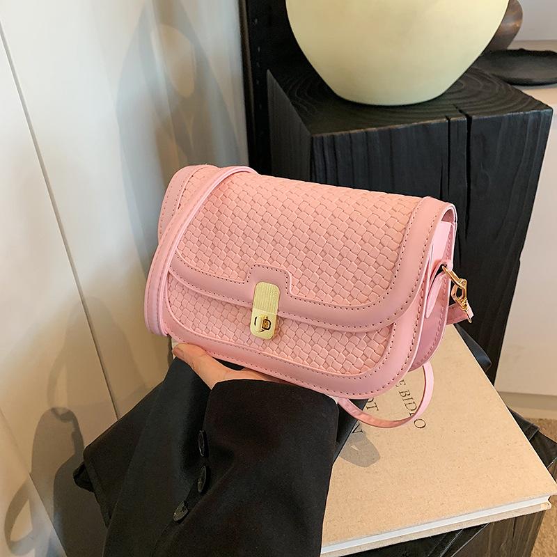 Niche Design Textured Underarm Bag for Women New Trendy Solid Color Retro Fashionable Saddle Bag One-shoulder Crossbody Bag