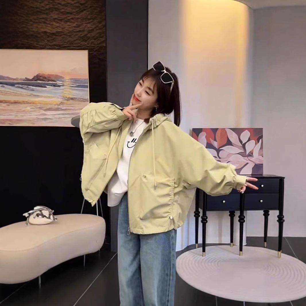 

2025 Korean Style Casual Solid Color Hooded Windbreaker Women s Jacket Medium
