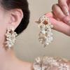 Silver Needle Diamond-Inlaid Acrylic Crystal Flower Stud Earrings - Elegant & Luxurious Design