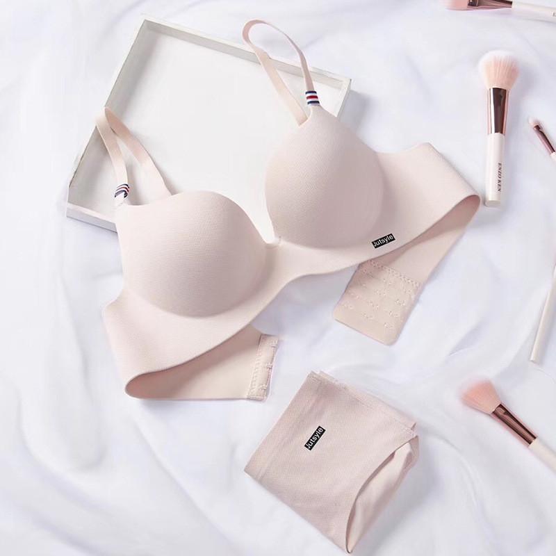 Seamless French Style Girls Push Up Bra With Breathable Nylon For Comfort And Support
