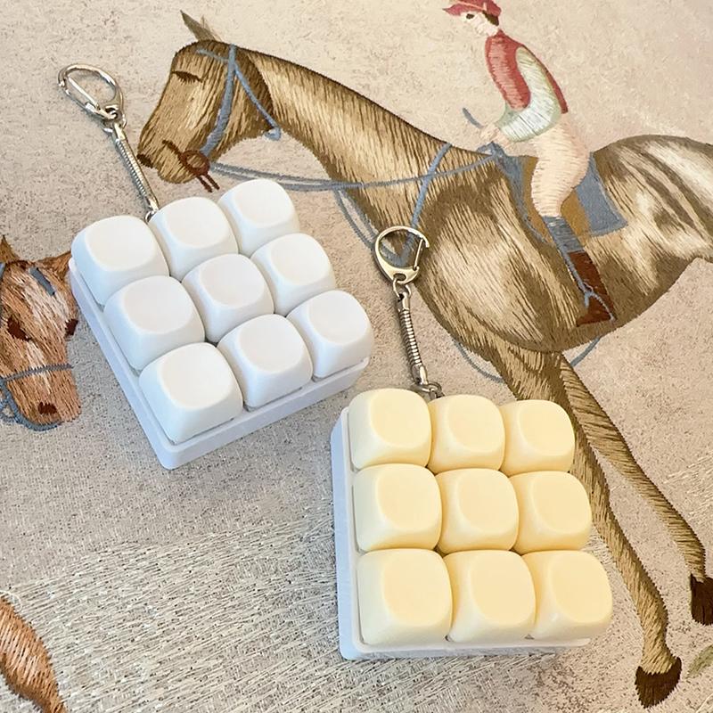 9 Keys Keyboard Fidget Keychain Antistress Keyboard Button Fingertip Key Cap Pendant Stress Relief Toys For Children Adults Gift